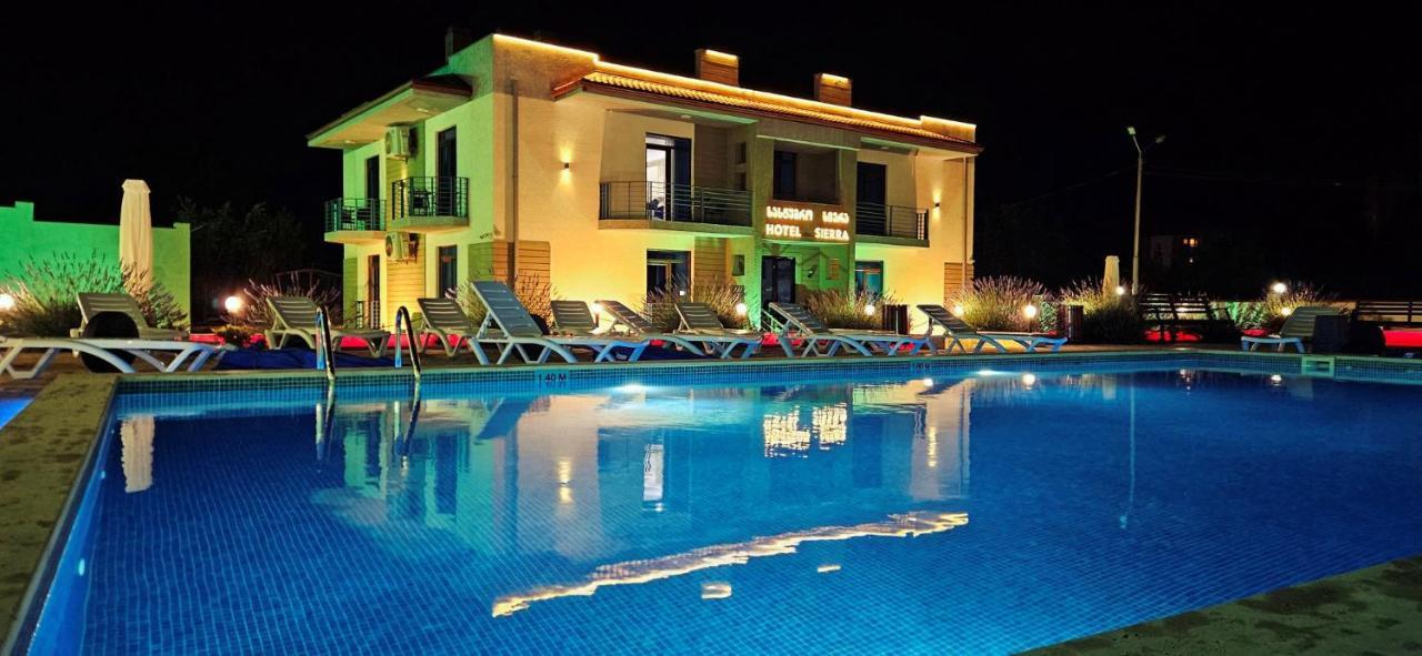 Sierra Hotel Тбилиси Экстерьер фото