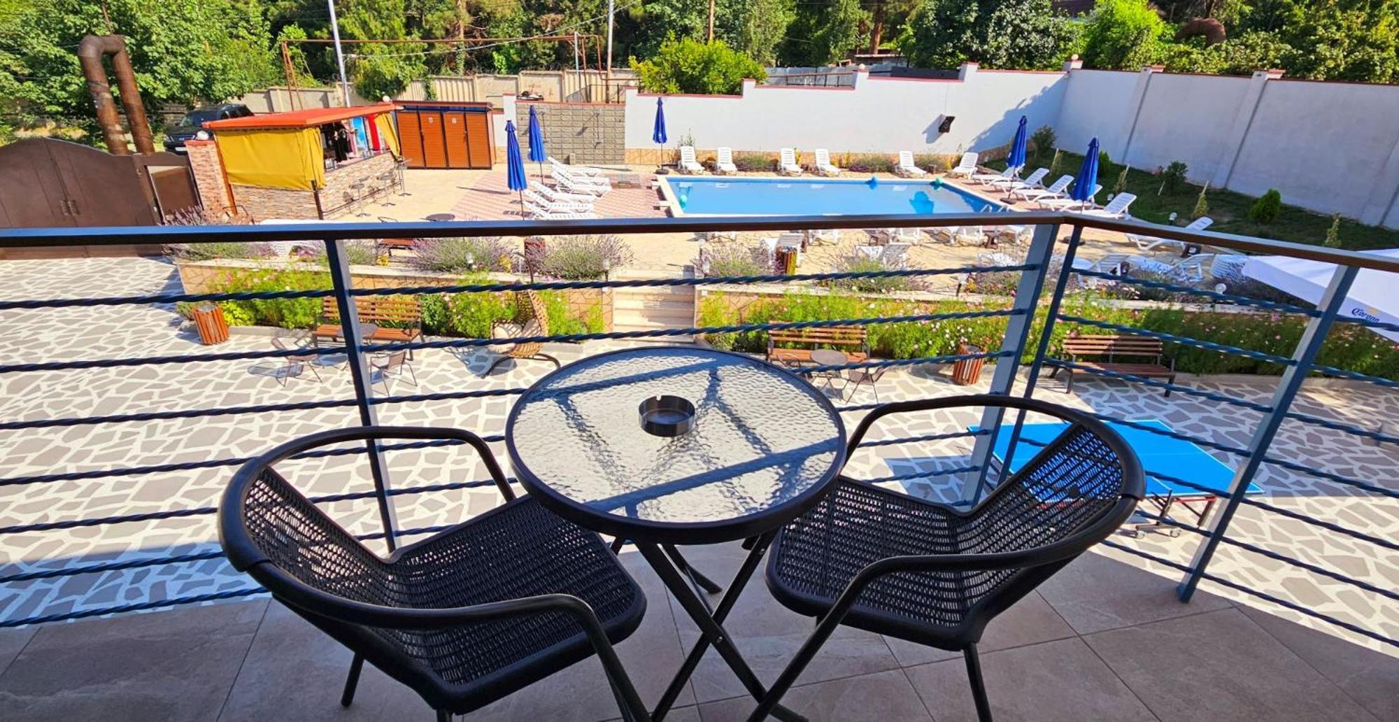 Sierra Hotel Тбилиси Экстерьер фото