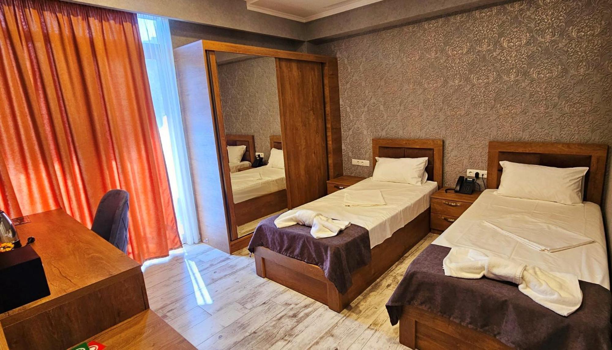 Sierra Hotel Тбилиси Экстерьер фото